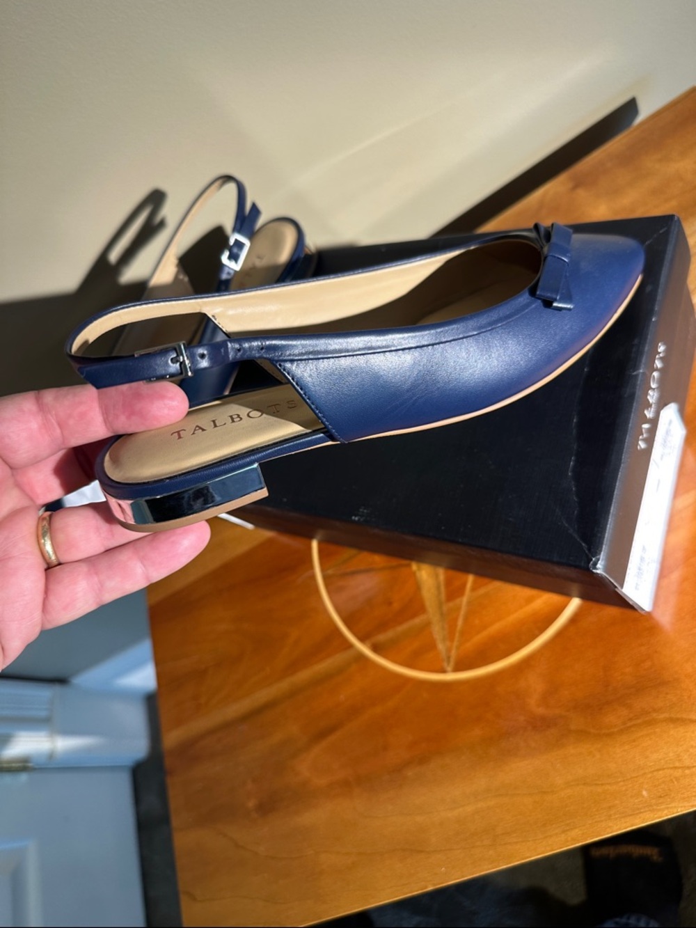 Talbots Edison Binding Bow Shoe. - Picture 7 of 8